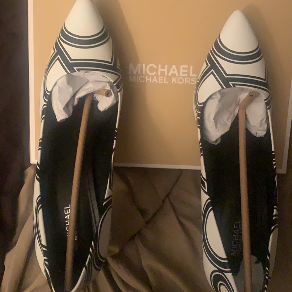 Michael Kors Pumps - Picture 2 of 4